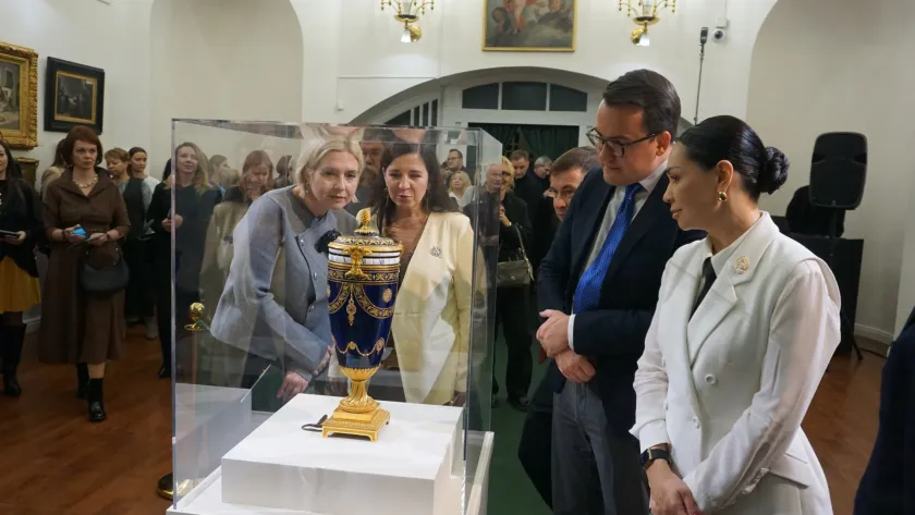В Сыктывкаре впервые показали вазу «Мария-Антуанетта» из Эрмитажа