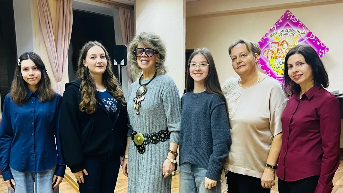 Казарновская оценила юных вокалистов конкурса в Сыктывкаре